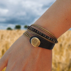 Pulsera de cuero dorada