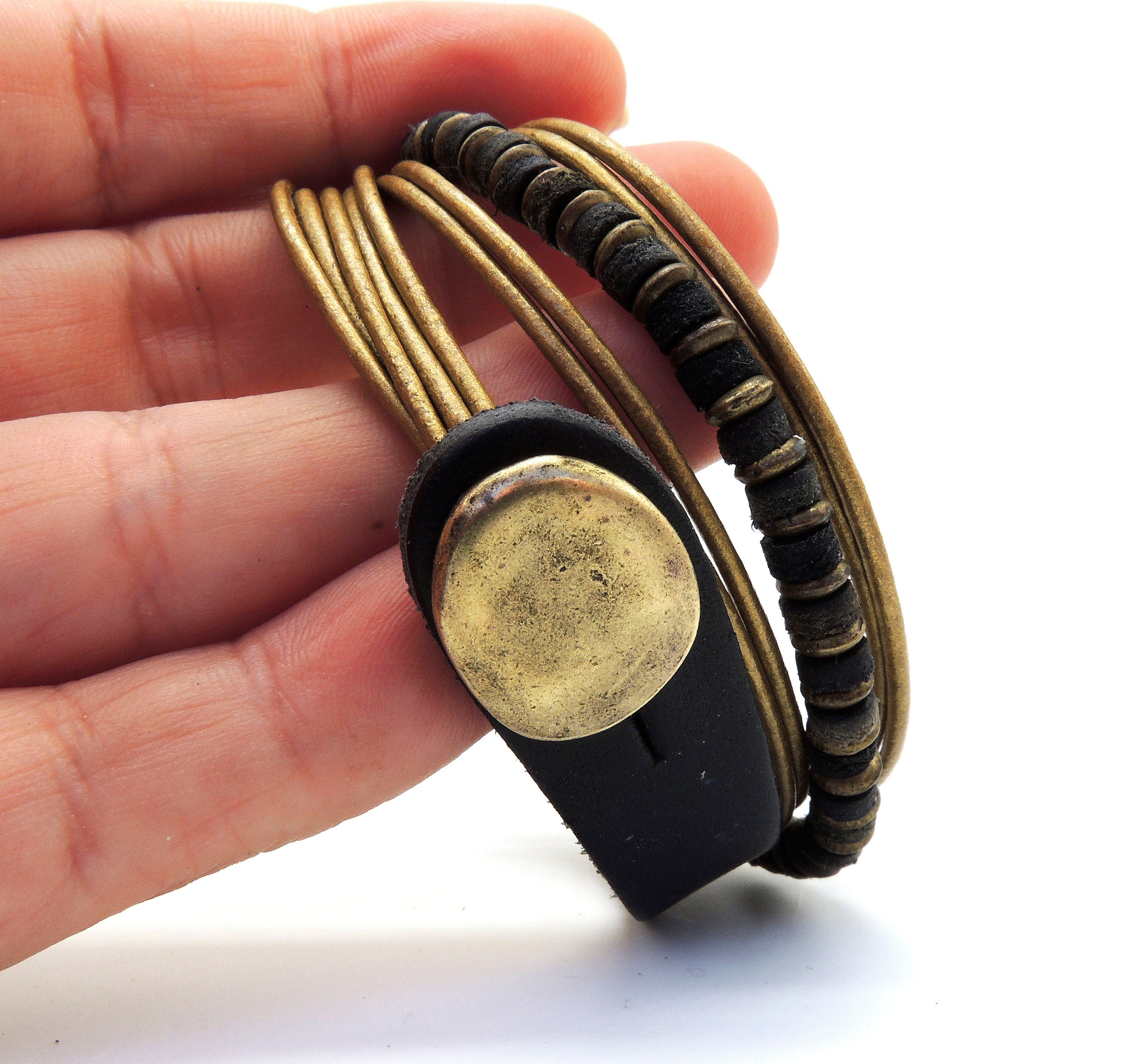 Pulsera de cuero dorada